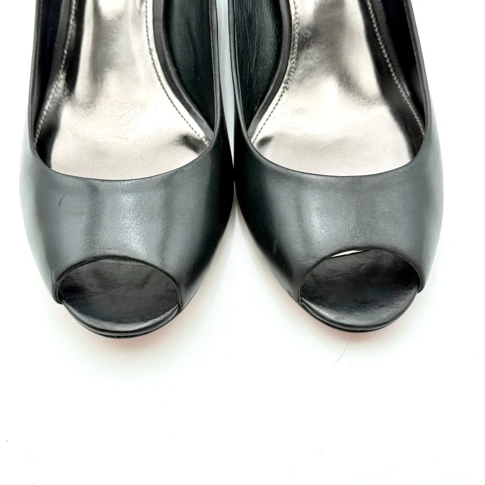 Coach Black Leather Peep Toe Wedge Pumps Embossed Logo Heel 7.5B - Picture 6 of 9